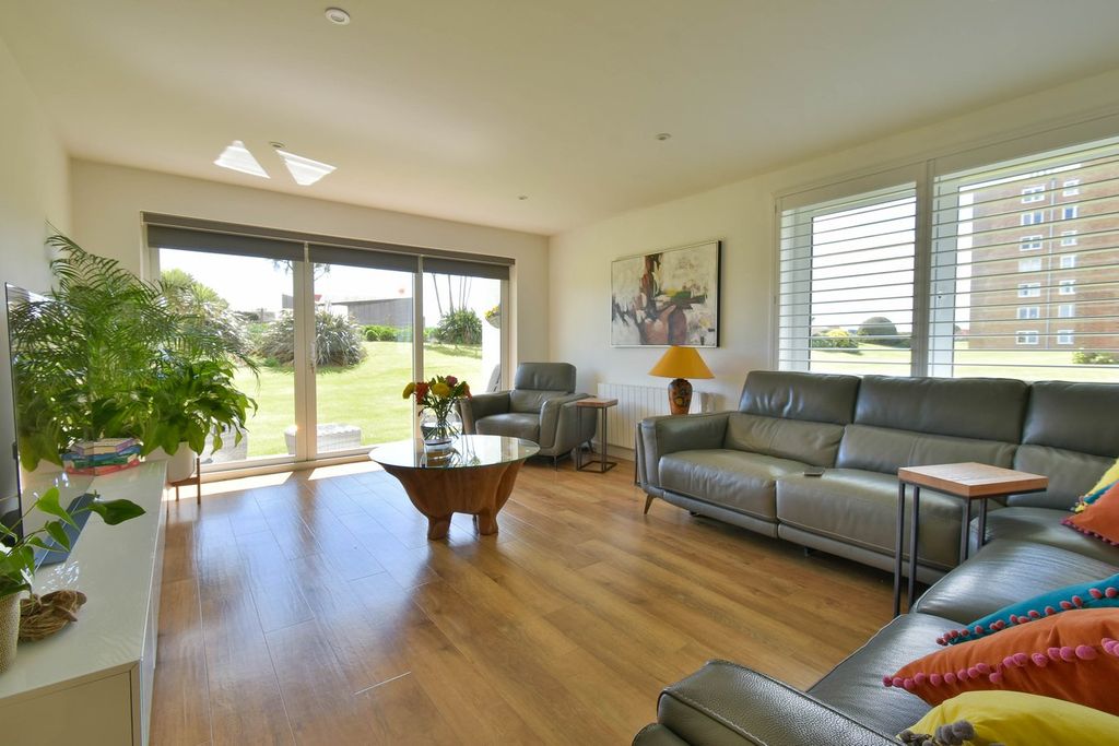 Additional image 2 of 3 bed flat for saleWest Parade, Bexhill-On-Sea TN39