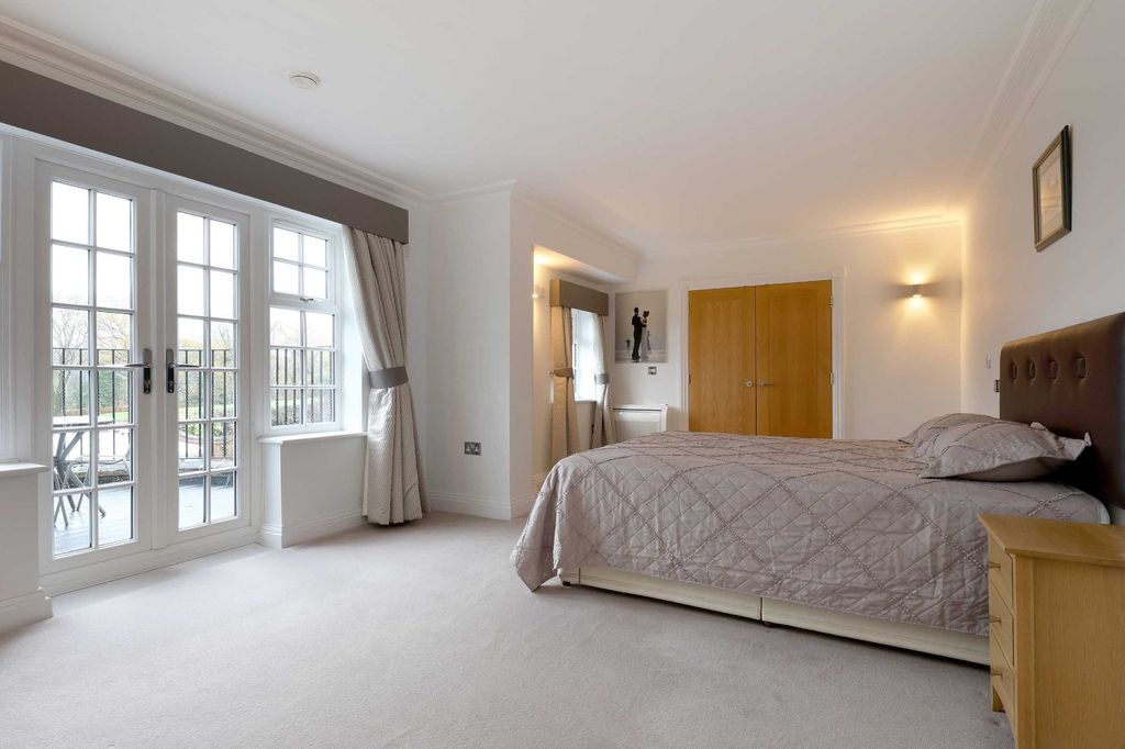 Additional image 14 of 6 bed detached house for salePriests Paddock, Knotty Green, Beaconsfield, Buckinghamshire HP9