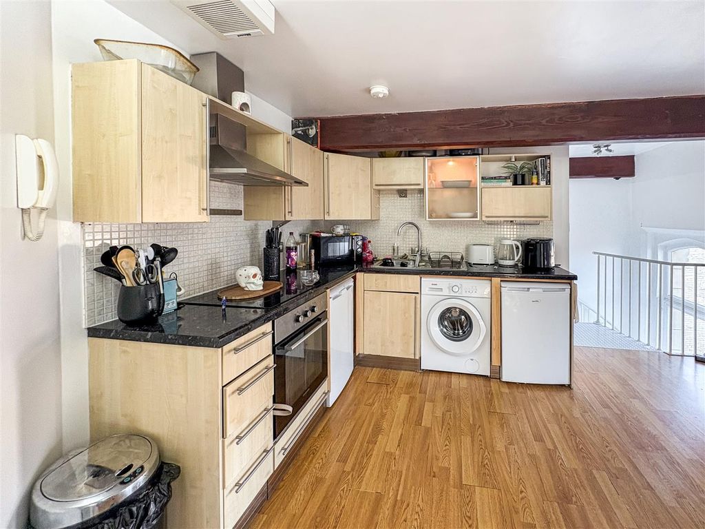 Additional image 6 of 2 bed flat for saleHalifax Road, Dewsbury WF13