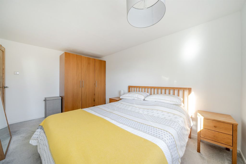 Additional image 10 of 1 bed flat for saleHilltop Road, Berkhamsted HP4