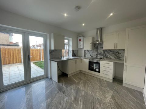 Cumberland Road, Edmonton N9