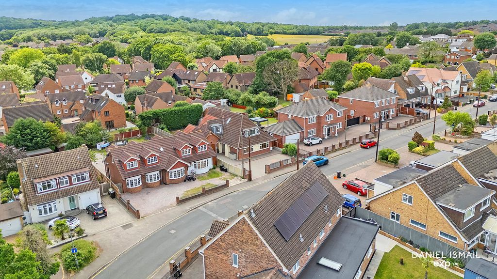 Additional image 32 of 5 bed detached house for saleGreat Berry Lane, Langdon Hills, Basildon SS16