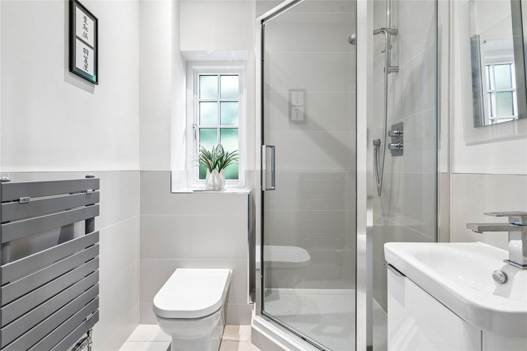 Additional image 18 of 2 bed flat for saleNorth Road, Berkhamsted, Hertfordshire HP4