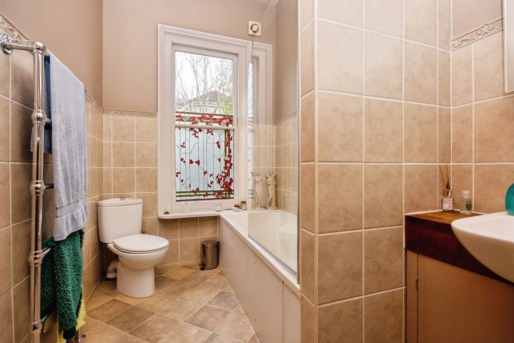 Additional image 17 of 7 bed detached house for saleCambridge Road, Aldershot, Hampshire GU11