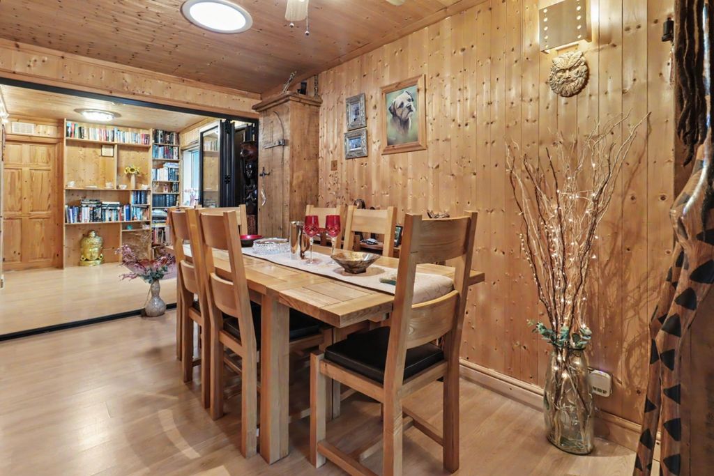 4 bed detached bungalow for saleTrinity Close, Ashby-De-La-Zouch LE65 photo 5