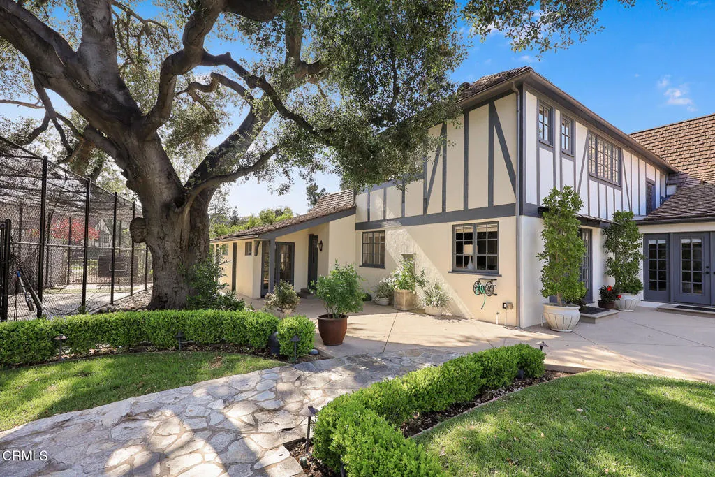 Additional image 139 of 555 Meadow Grove Street, La Canada Flintridge, CA 91011