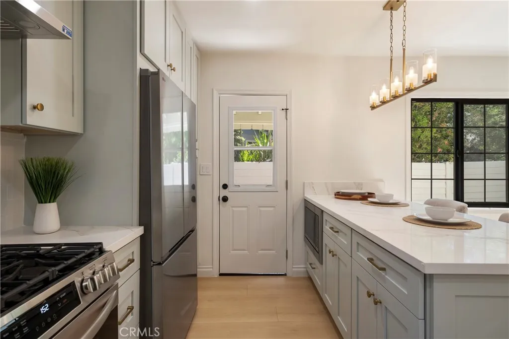 Additional image 55 of 6611 Glade Ave, Woodland Hills, CA 91303