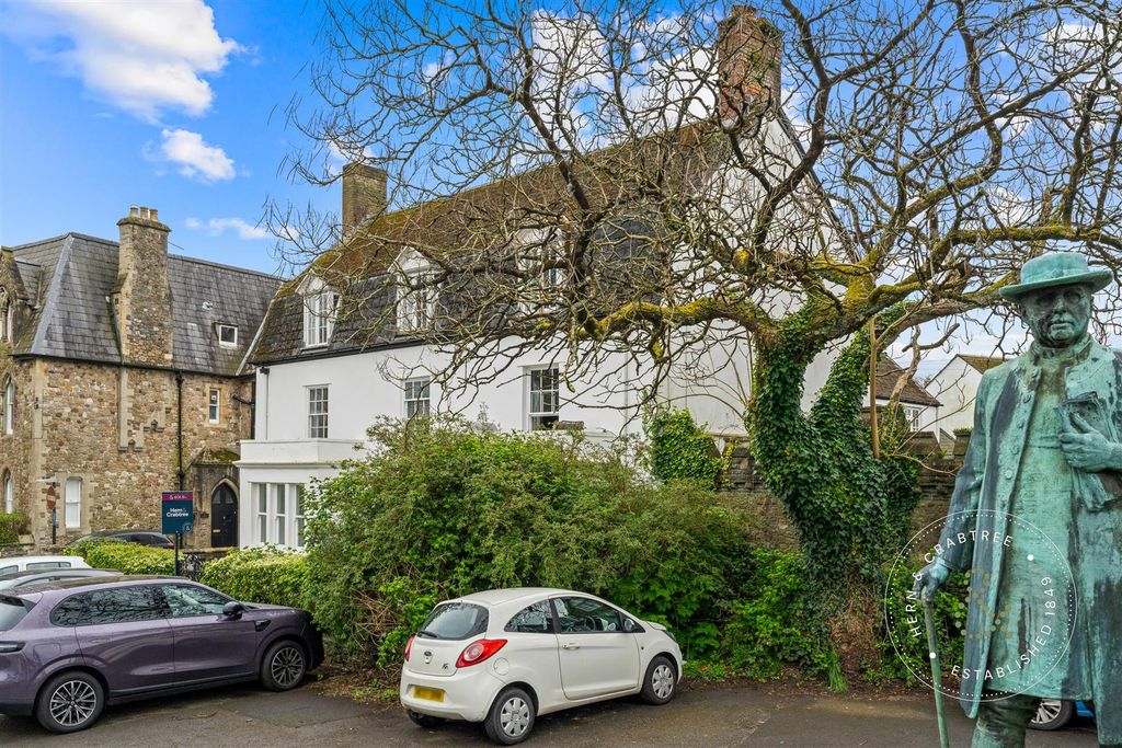 Additional image 16 of 2 bed flat for saleYr Hen Dy, The Cathedral Green, Llandaff, Cardiff CF5
