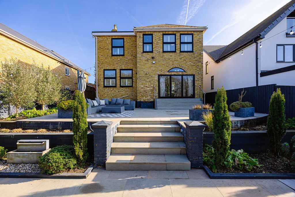 Additional image 34 of 5 bed detached house for saleRayleigh Road, Benfleet SS7
