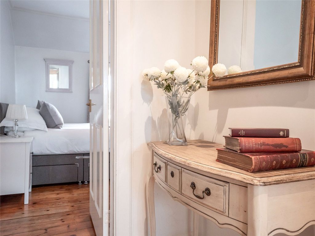 Additional image 7 of 2 bed flat for saleElder Street, New Town, Edinburgh EH1