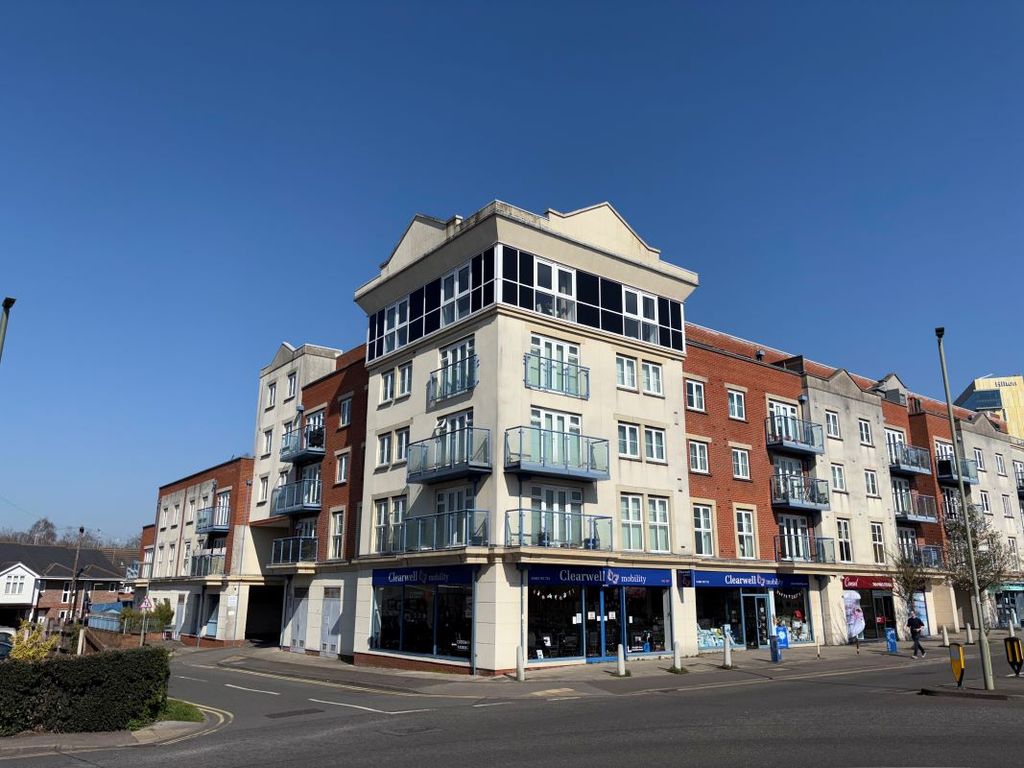 1 bed flat for saleFlat 29 Metro Apartments, 101 Goldsworth Road, Woking, Surrey GU21