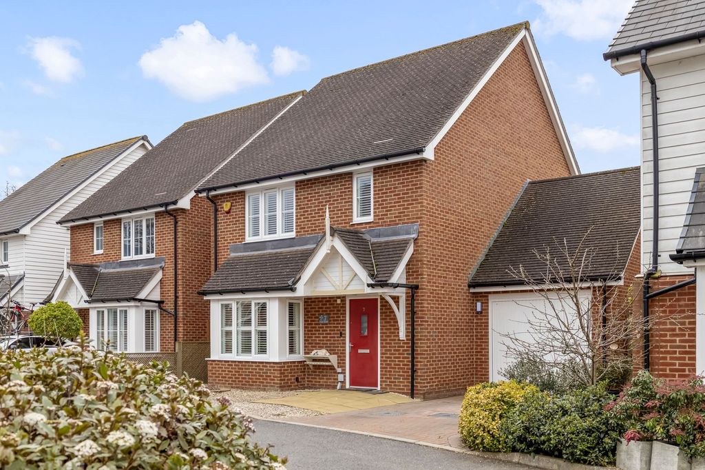4 bed detached house for saleOak Road, Billingshurst RH14