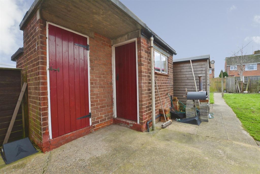 Additional image 17 of 2 bed semi-detached house for saleLunns Crescent, Barton-Upon-Humber DN18