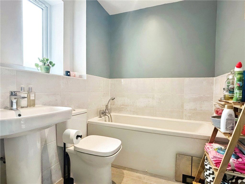 Additional image 7 of 2 bed flat for saleGlover Crescent, Arborfield Green, Reading RG2