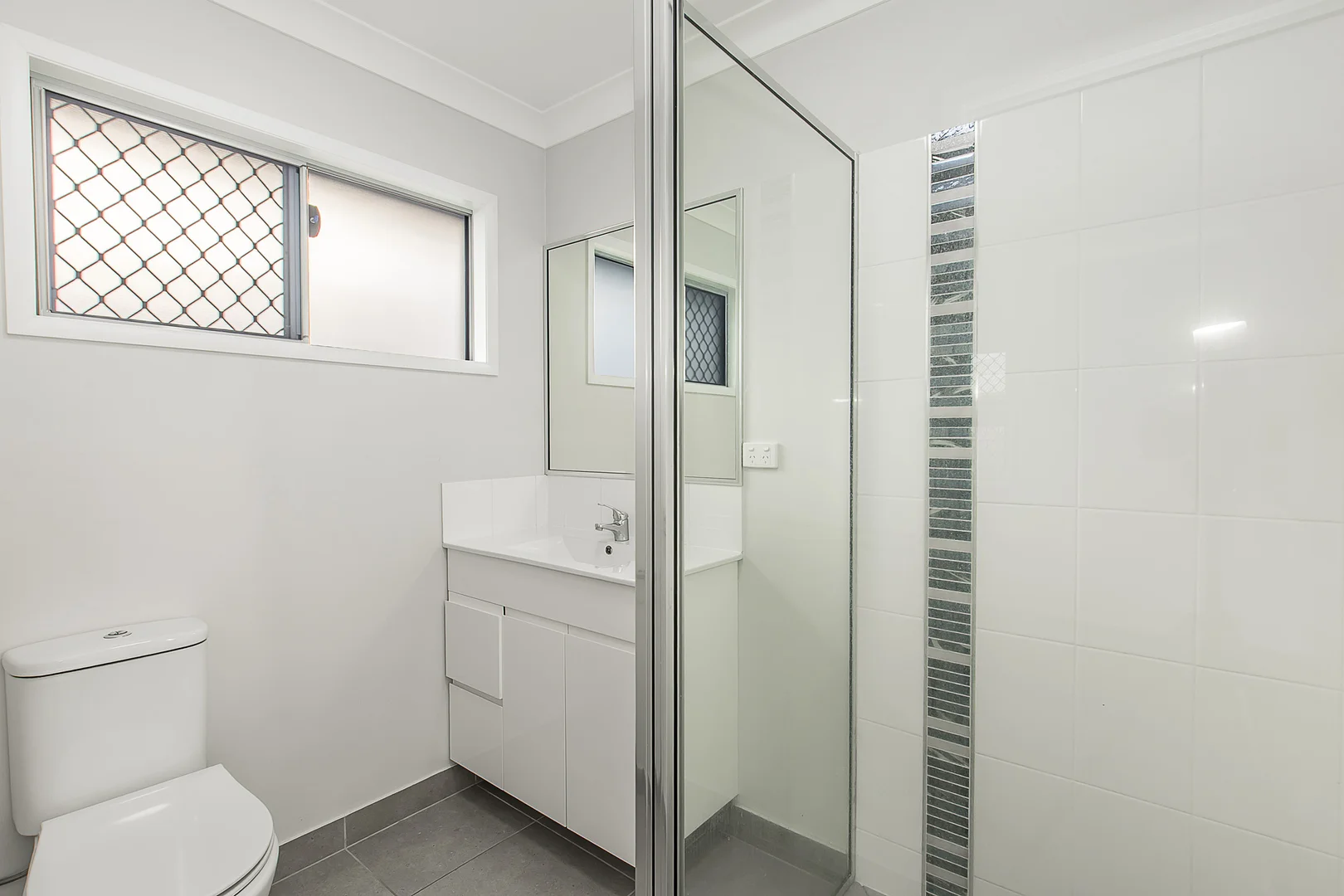 28 Delaware Green, Mount Louisa QLD 4814 photo 4
