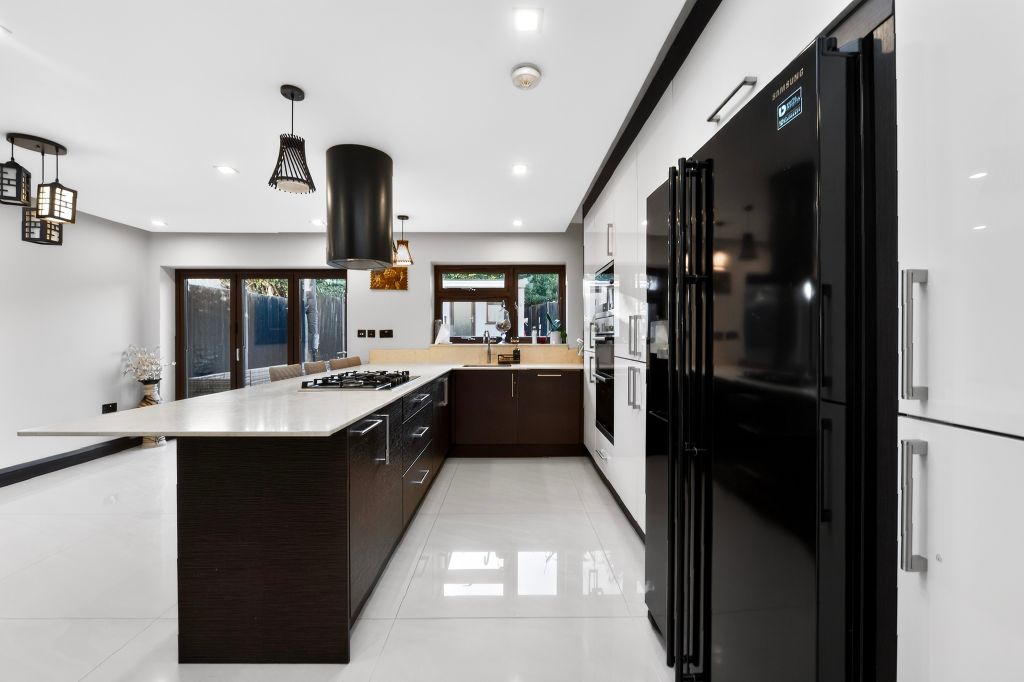Additional image 13 of 3 bed semi-detached house for saleBeeston Close, Watford WD19