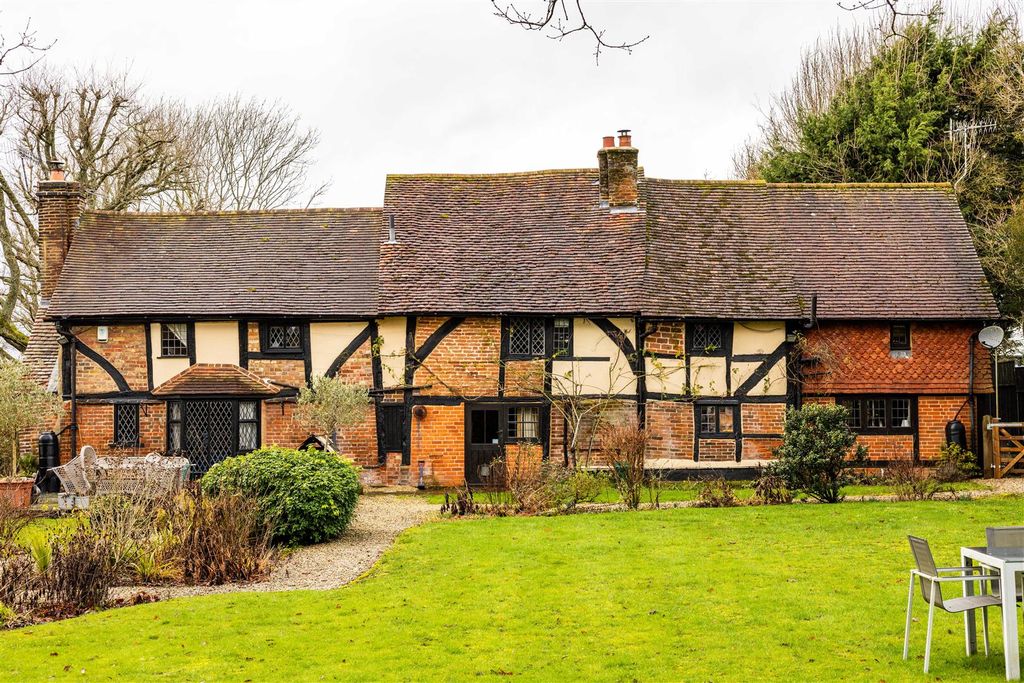 4 bed cottage for saleWellhouse Lane, Betchworth RH3