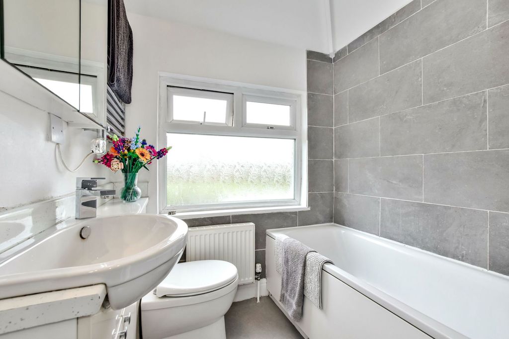 Additional image 20 of 4 bed semi-detached house for saleThe Crescent, Abbots Langley WD5