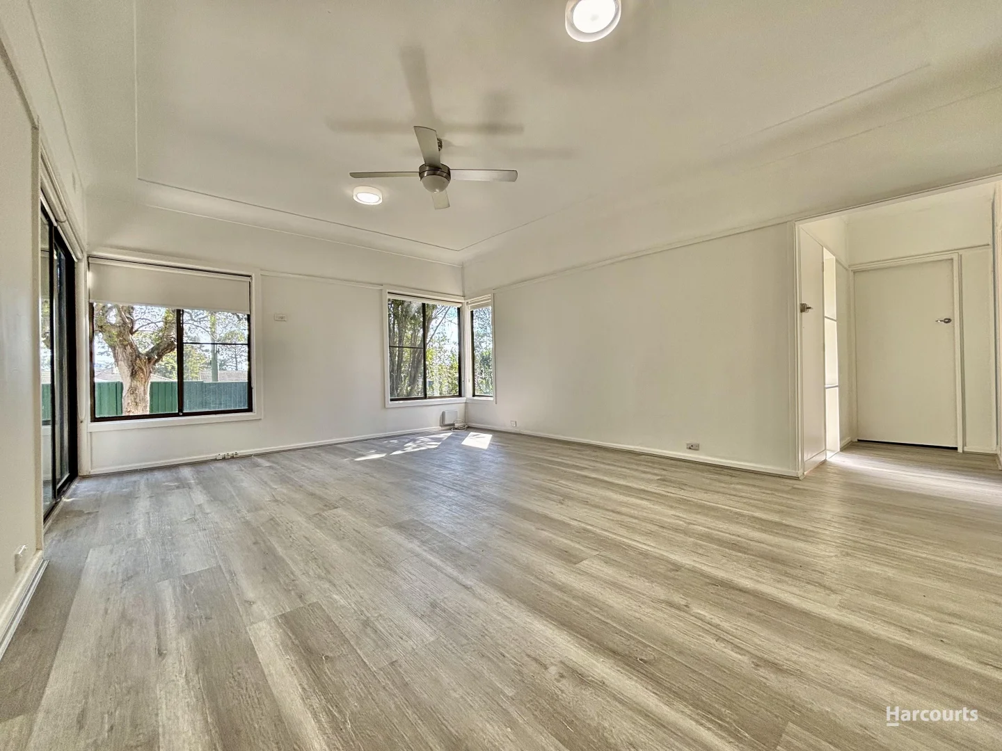 4 Chisholm Crescent, Bradbury NSW 2560 photo 2