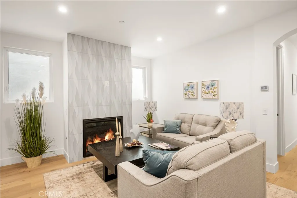 Additional image 45 of 114 2nd St, Seal Beach, CA 90740