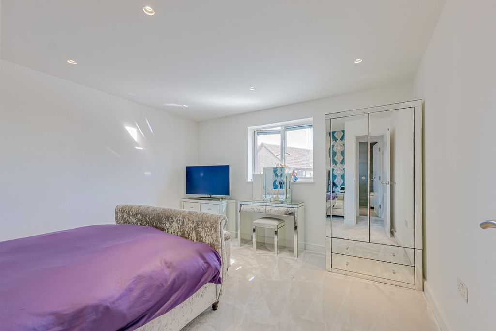 Additional image 29 of 5 bed detached house for saleHomestead Gardens, Hadleigh SS7
