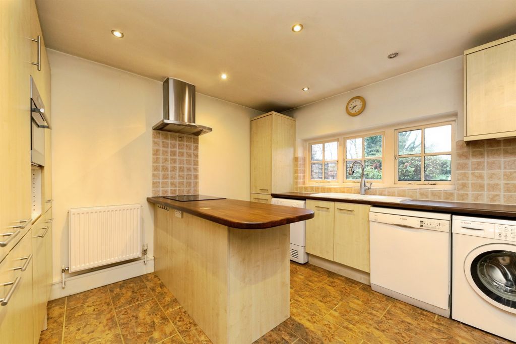 Additional image 2 of 3 bed detached bungalow for saleHitchin Street, Baldock SG7