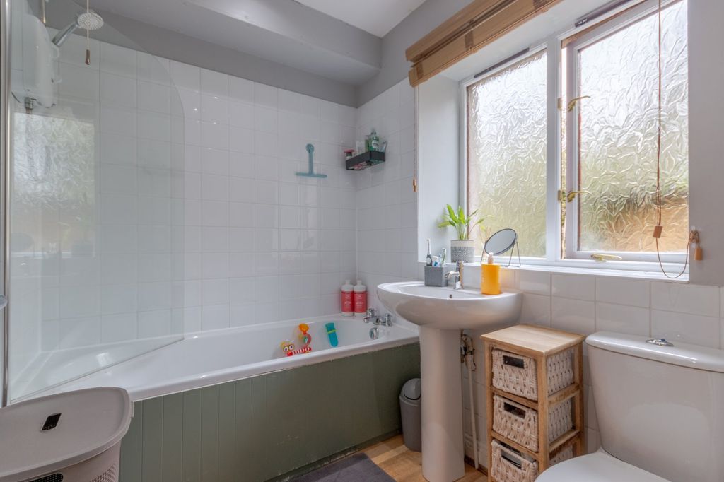 Additional image 8 of 1 bed flat for saleFerrand Lane, Bingley, West Yorkshire BD16