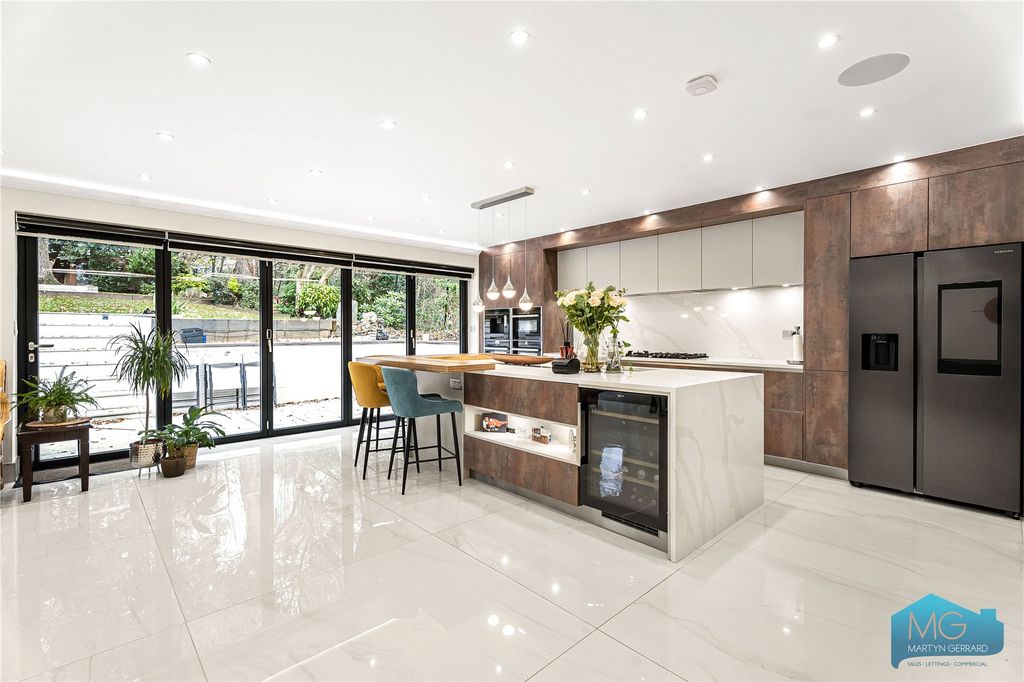 Additional image 3 of 6 bed detached house for saleWylo Drive, Arkley, Barnet EN5
