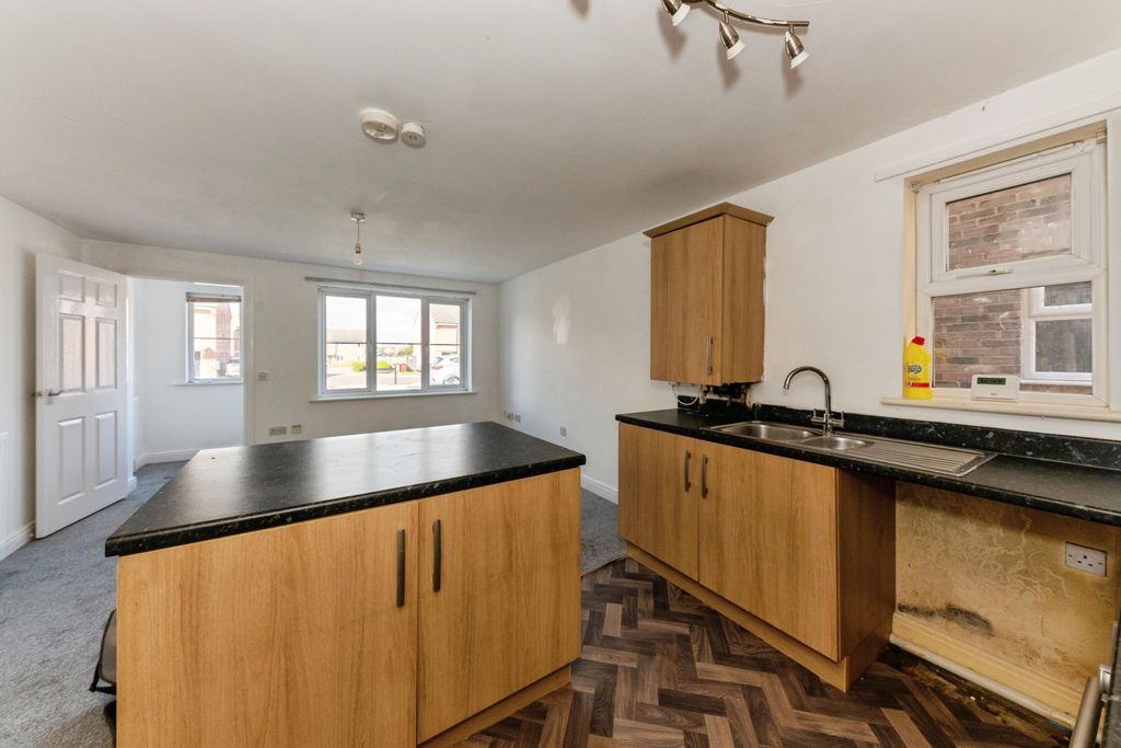 Additional image 8 of 1 bed flat for saleLancaster Drive, Immingham DN40