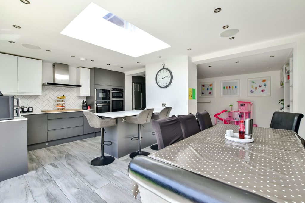 Additional image 5 of 4 bed semi-detached house for saleHazelwood Lane, Abbots Langley WD5