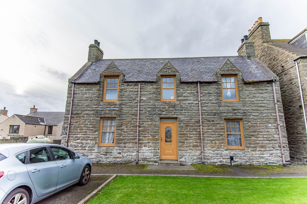 4 bed detached house for saleMain Street, Lybster, Highland. KW3