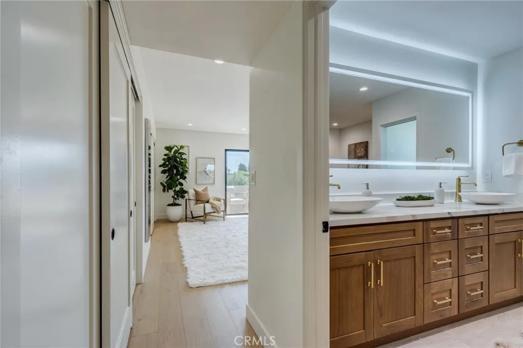 Additional image 47 of 11919 Mayfield Ave Unit 2, Los Angeles, CA 90049