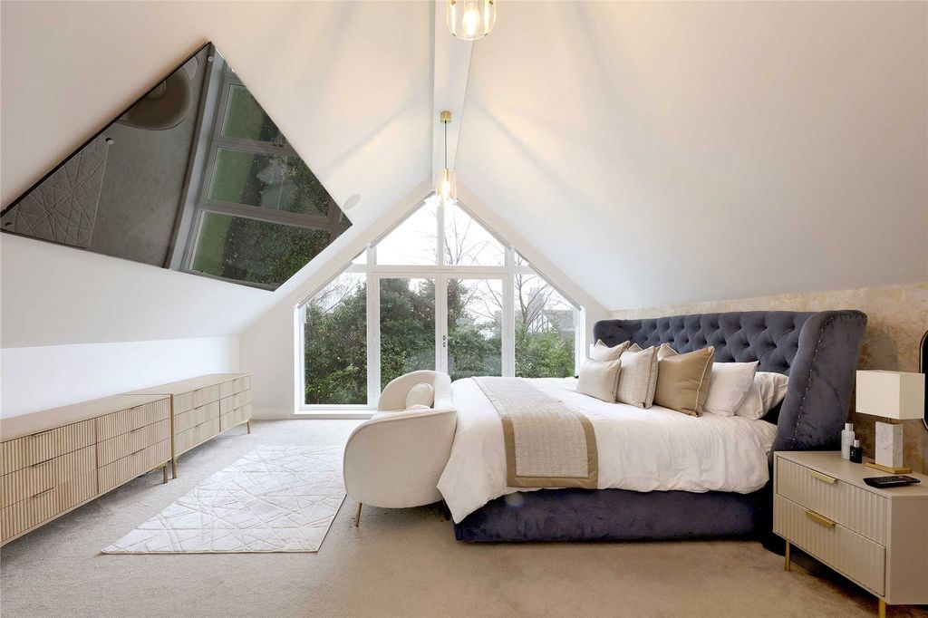 Additional image 9 of 6 bed detached house for salePenn Road, Knotty Green, Beaconsfield, Buckinghamshire HP9