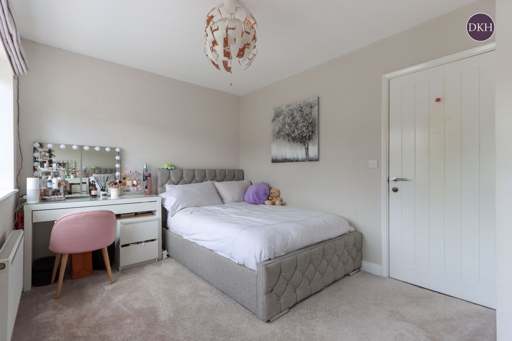 Additional image 11 of 3 bed semi-detached house for saleWoodside Road, Abbots Langley, Hertfordshire WD5