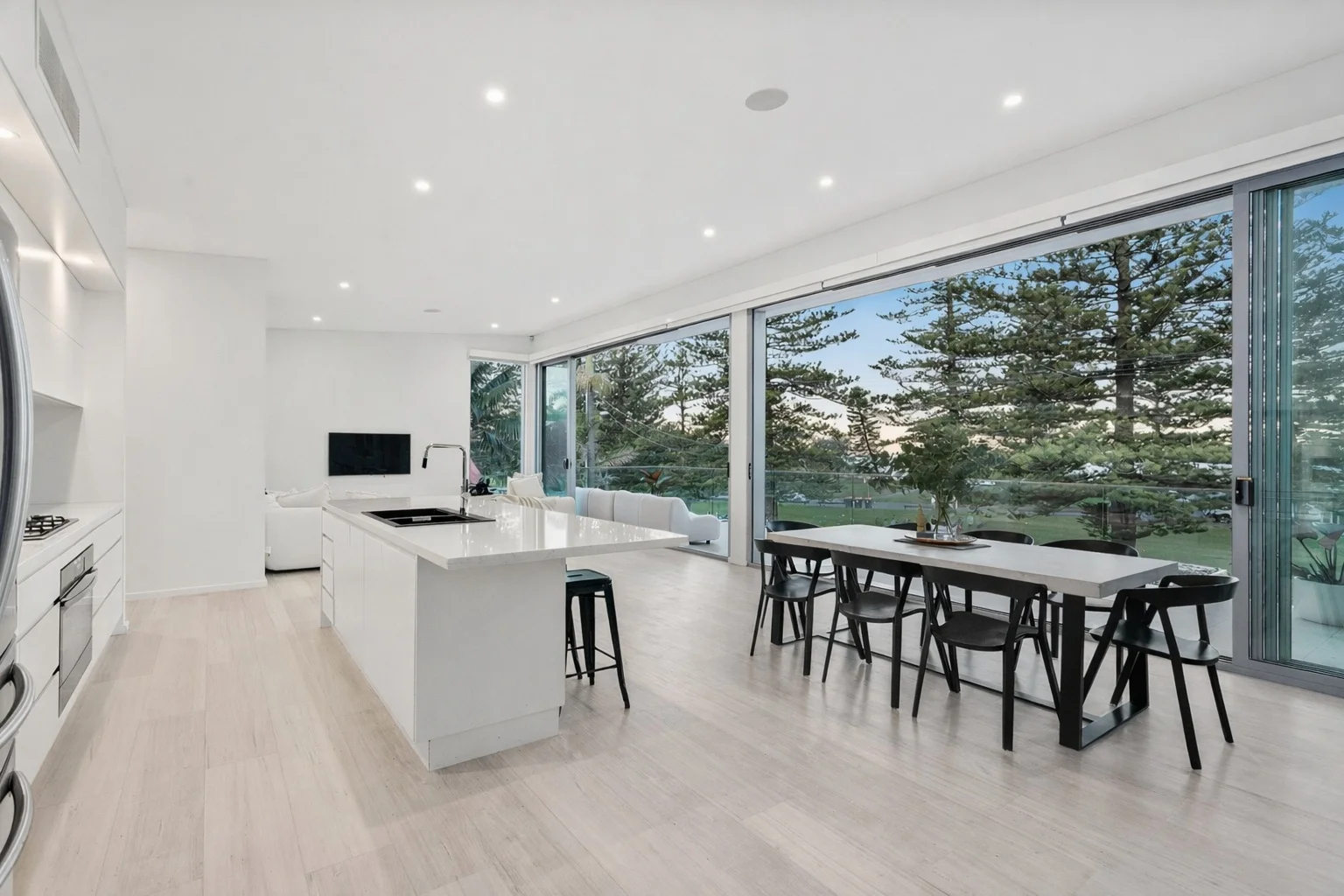 Additional image 2 of 37 The Esplanade, Thirroul NSW 2515
