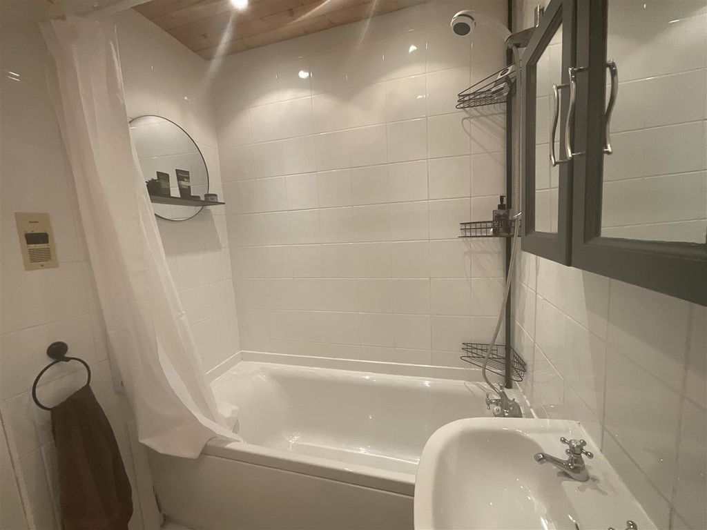 Additional image 22 of 2 bed flat for saleHigh Street, Llanelli SA15