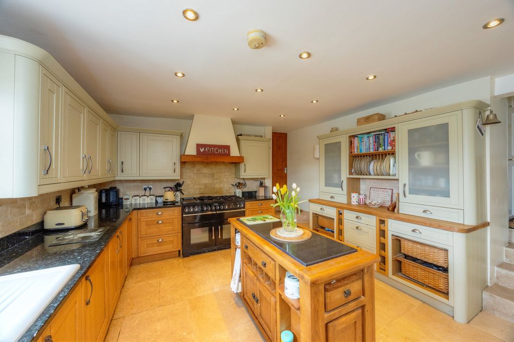 Additional image 8 of 4 bed detached house for saleThe Green, Royston, Barnsley S71