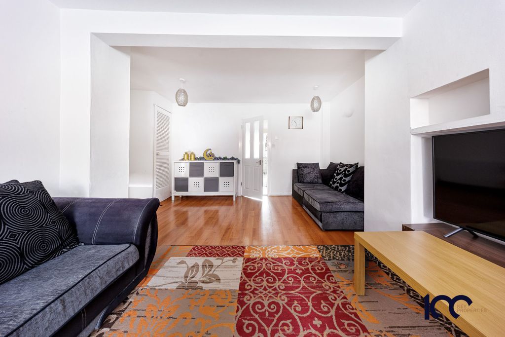 Additional image 4 of 4 bed semi-detached house for saleEliot Road, Dagenham RM9