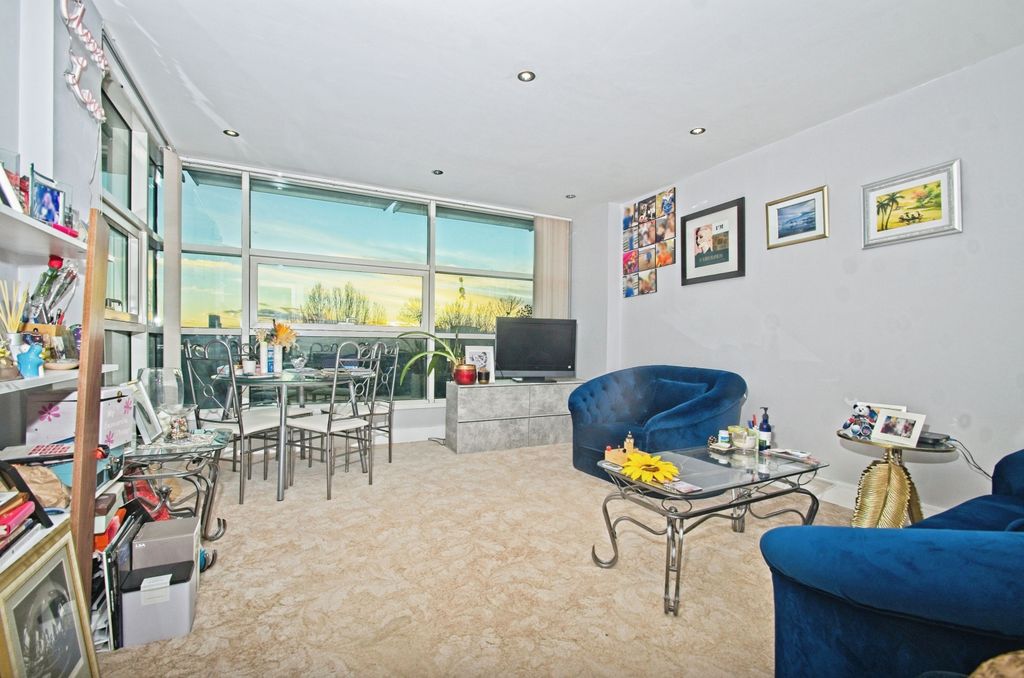Additional image 8 of 2 bed flat for saleHavannah Street, Cardiff CF10