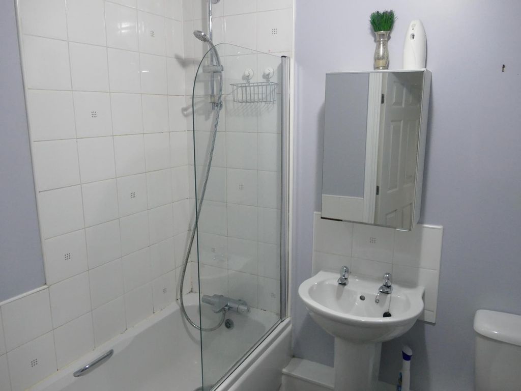 Additional image 6 of 2 bed flat for saleWhitehall Drive, Leeds, West Yorkshire LS12