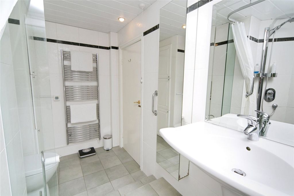 Additional image 8 of 2 bed flat for saleGlyn Garth Court, Menai Bridge, Isle Of Anglesey LL59