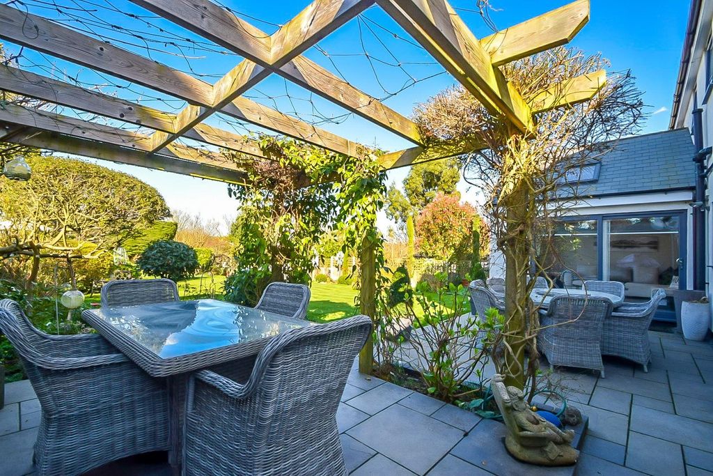 Additional image 36 of 4 bed detached house for saleSt. Marys Road, Benfleet SS7