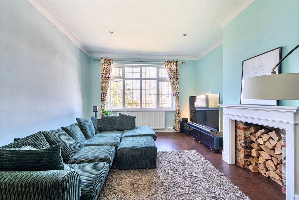 Additional image 15 of 3 bed flat for saleFoxgrove Road, Beckenham BR3