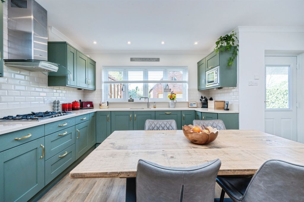Additional image 8 of 4 bed detached house for saleMarroway, Weston Turville, Aylesbury HP22
