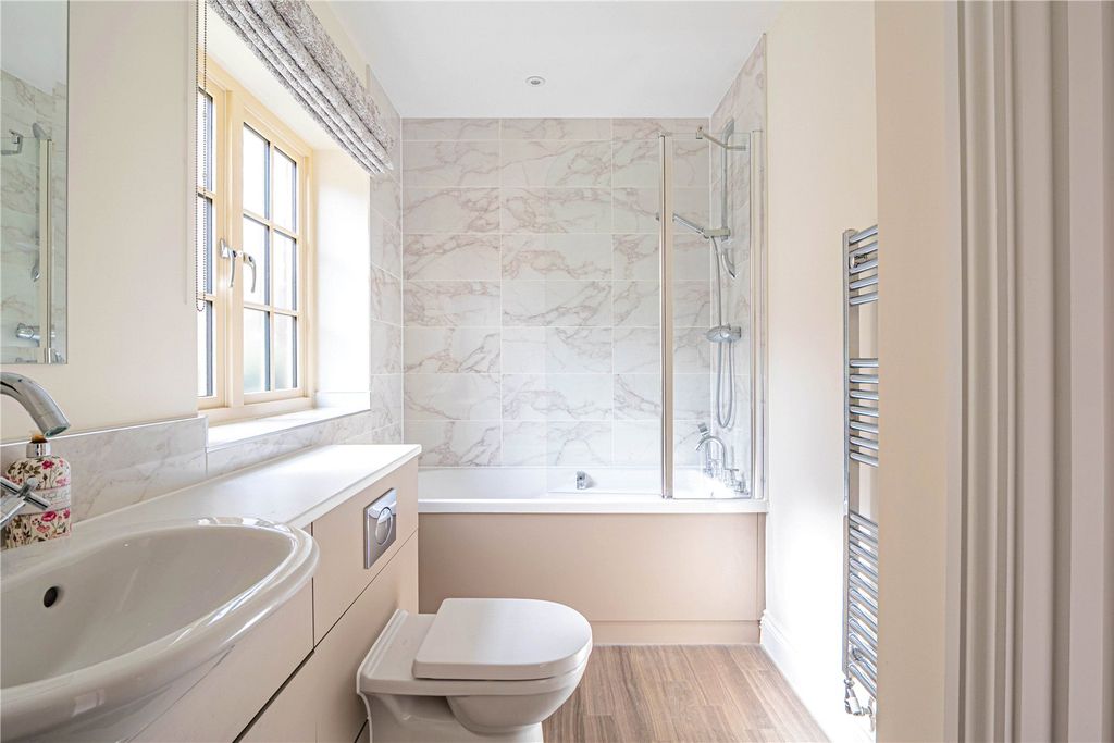 Additional image 9 of 2 bed flat for saleKings Road, Berkhamsted, Hertfordshire HP4