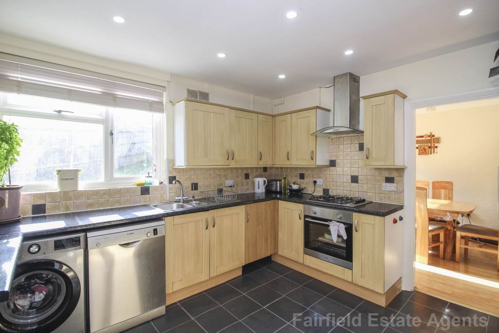 Additional image 6 of 4 bed semi-detached house for saleNorthwick Road, Watford WD19