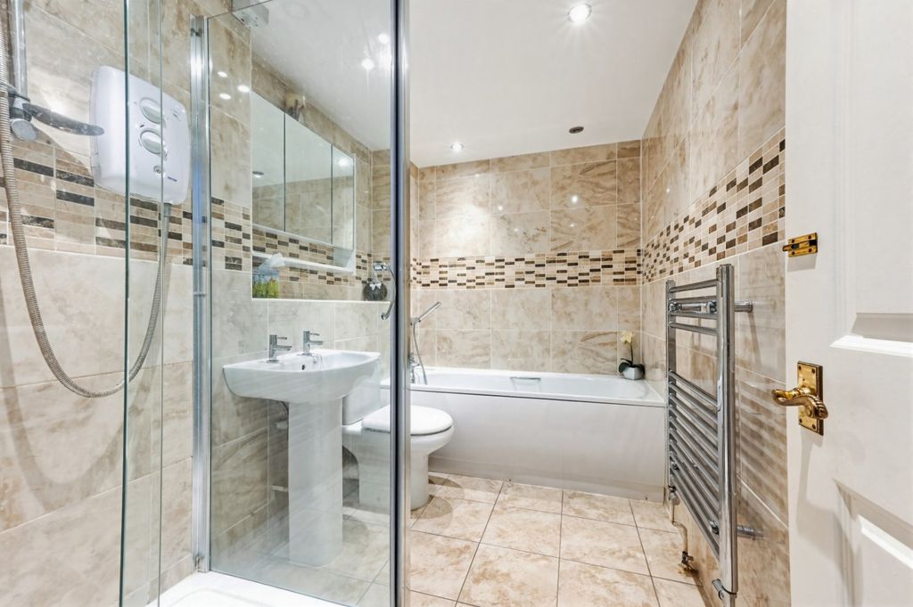 Additional image 7 of 2 bed flat for saleOverbury Avenue, Beckenham BR3