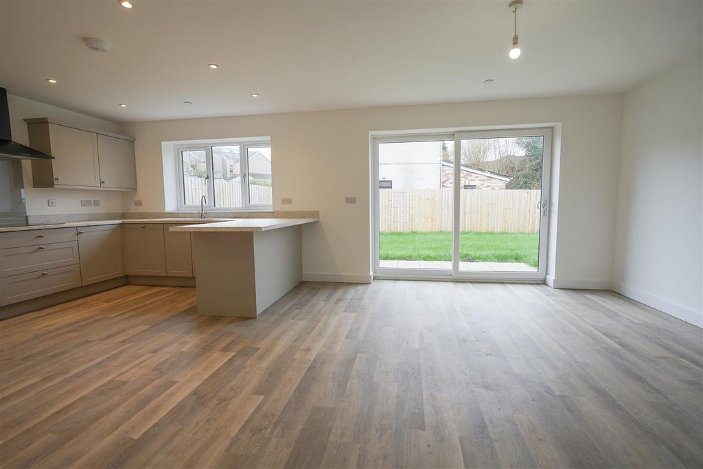 Additional image 9 of 3 bed detached bungalow for saleGolwg Y Garreg Las, Ammanford SA18
