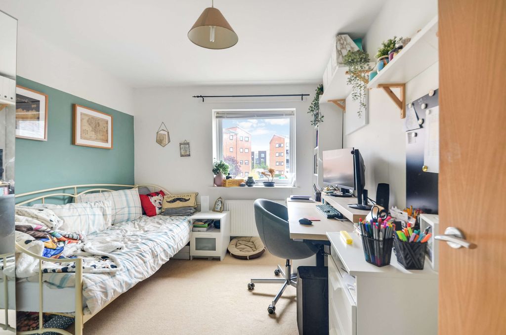 Additional image 14 of 2 bed flat for saleBlake Street, Aylesbury HP19