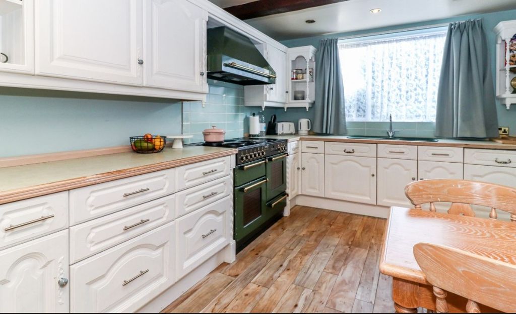 Additional image 4 of 3 bed bungalow for saleGallows Hill Lane, Abbots Langley WD5